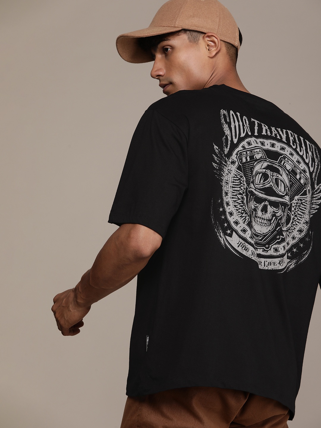 

The Roadster Lifestyle Co. Oversized Fit Printed Drop-Shoulder Sleeves Pure Cotton T-shirt, Black
