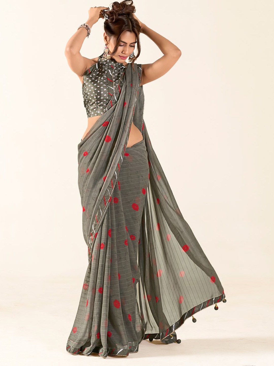 

DIVASTRI Striped Gotta Patti Saree, Grey