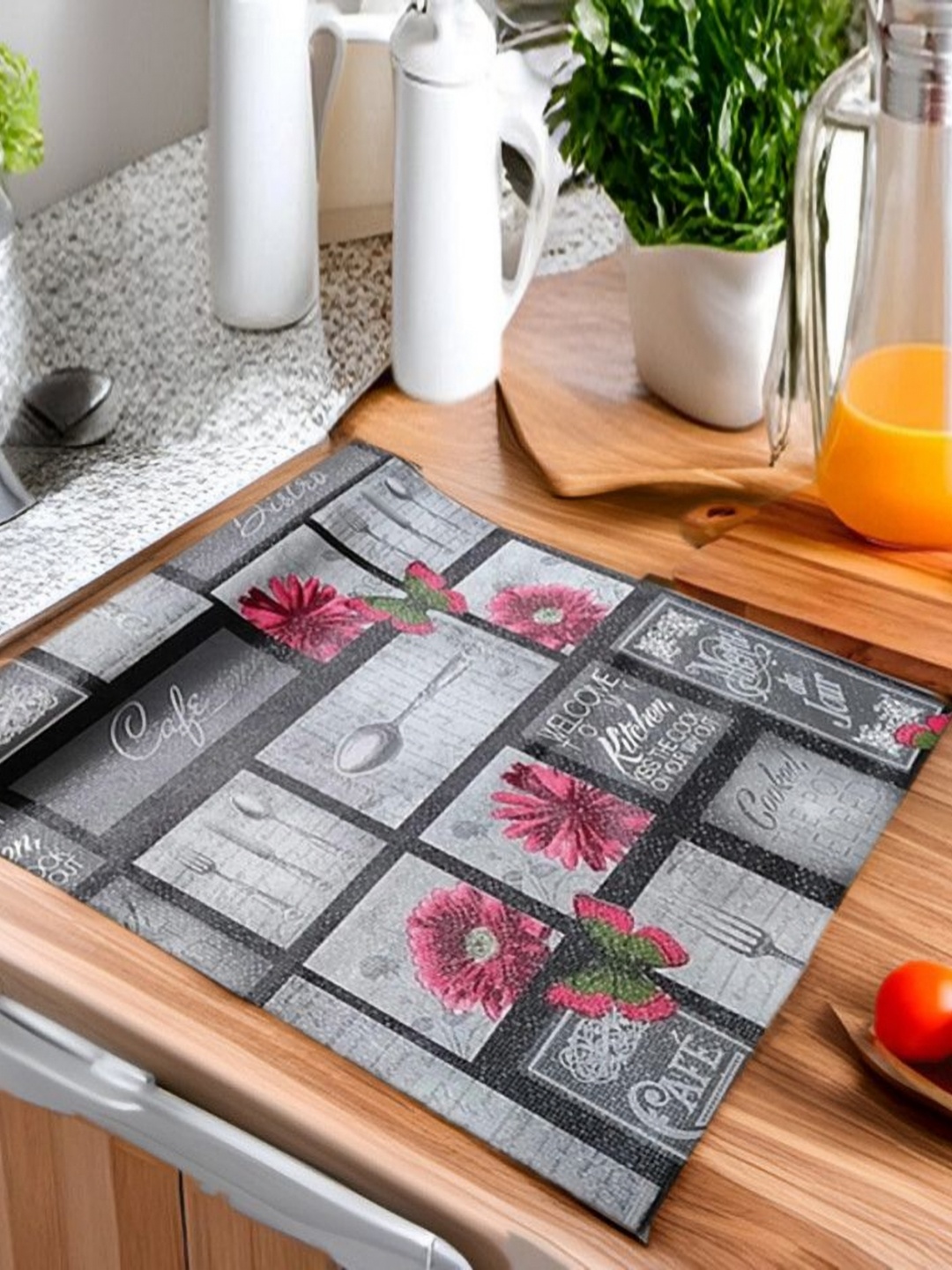 

REVEXO Grey & Black Printed Water-Resistant Shelf Liner