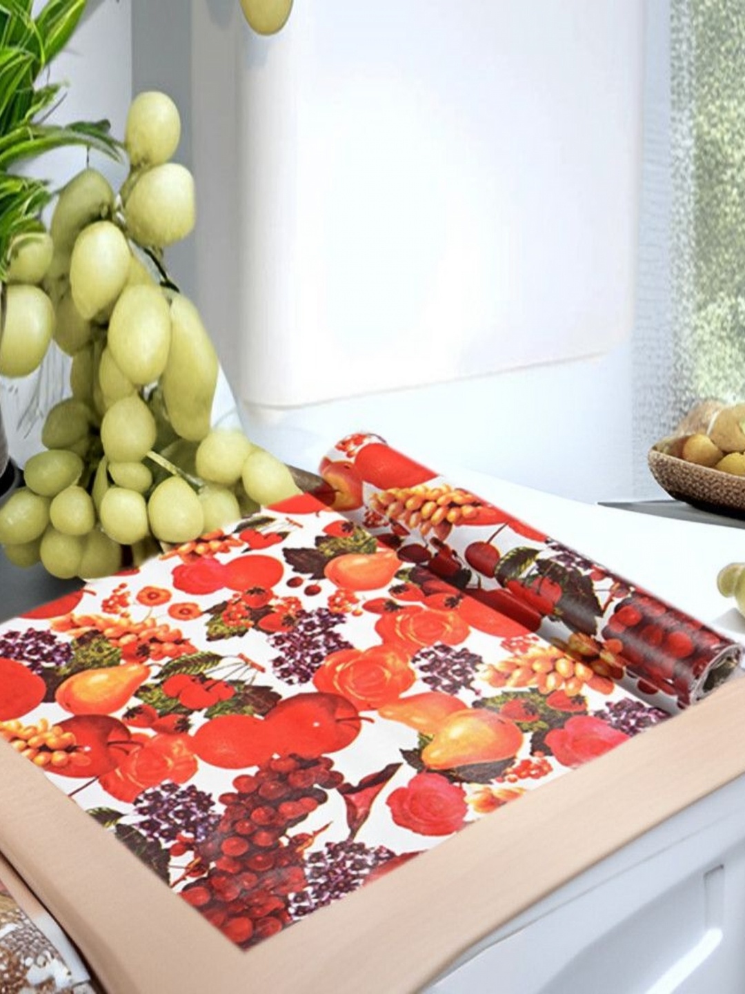 

REVEXO Red & White Printed Water-Resistant Shelf Liner