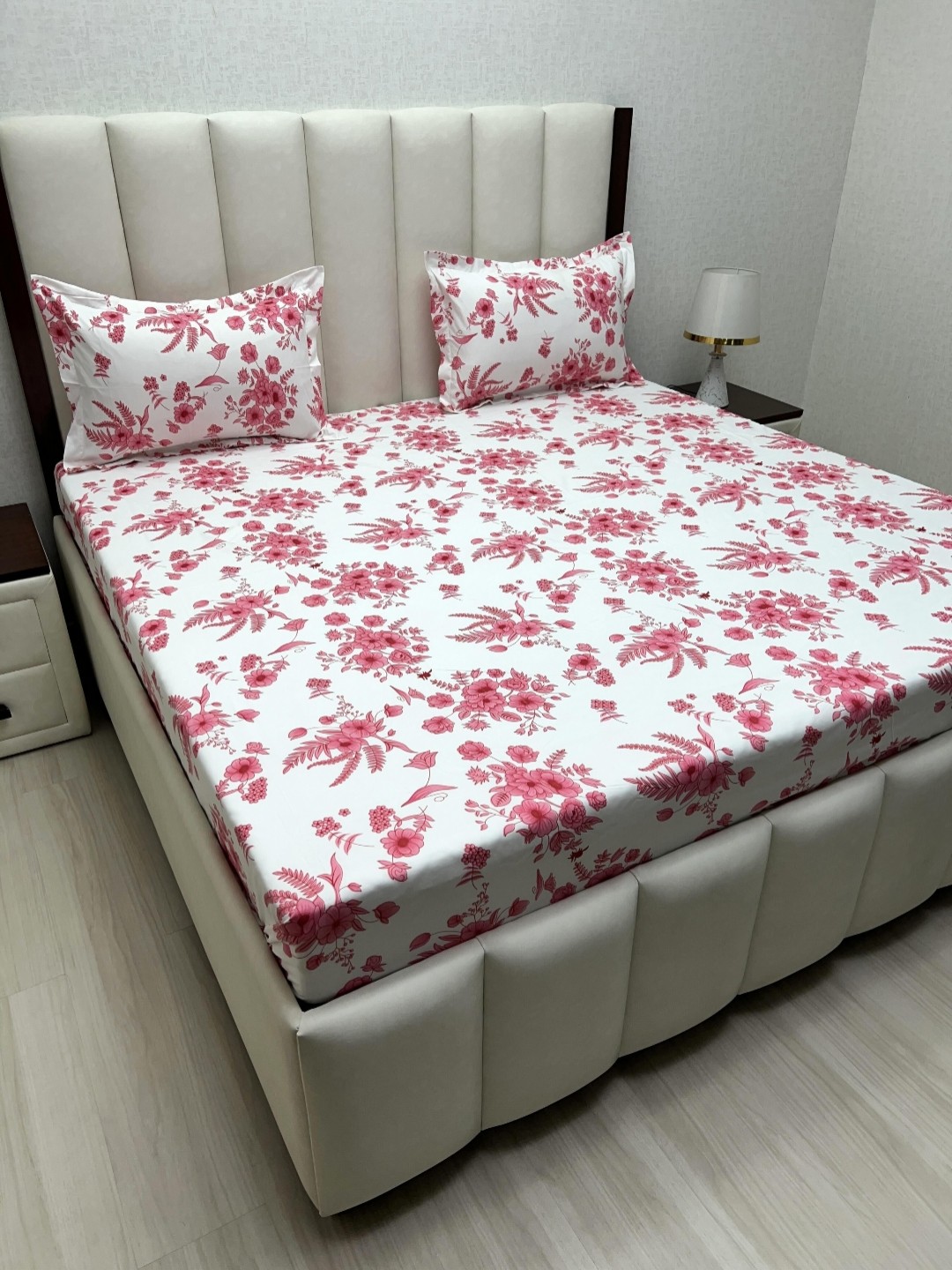 

Pure Decor Pink & White Floral Printed 250 TC Queen Bedsheet Set 2.28 m x 2.54 m