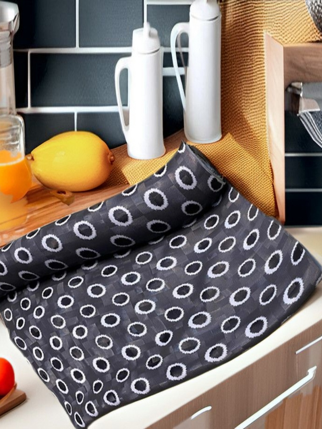 

REVEXO Black & White Printed Water-Resistant Shelf Liner