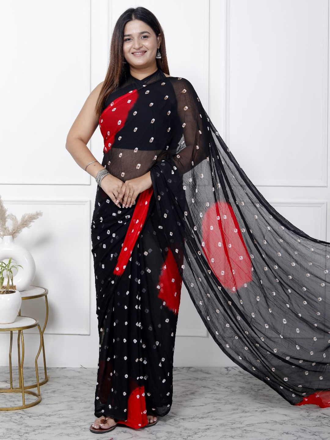 

neelkanth enterprises Bandhani Pure Chiffon Bandhani Saree, Black