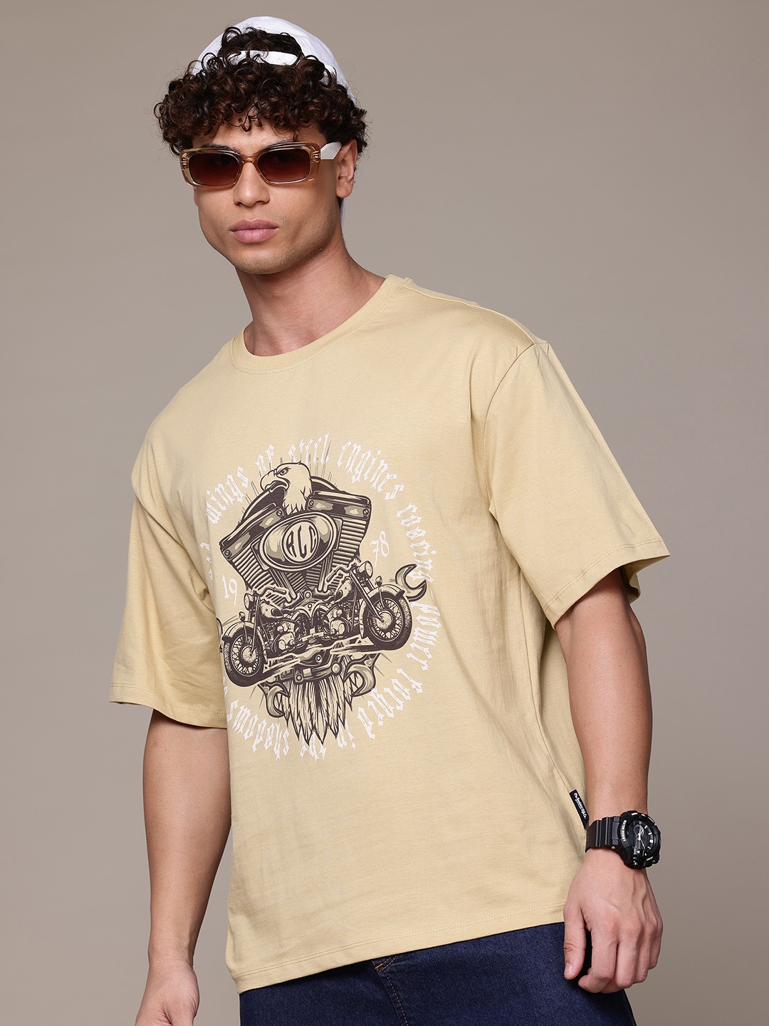 

Roadster Men Printed Drop-Shoulder Sleeves Pure Cotton T-shirt, Beige