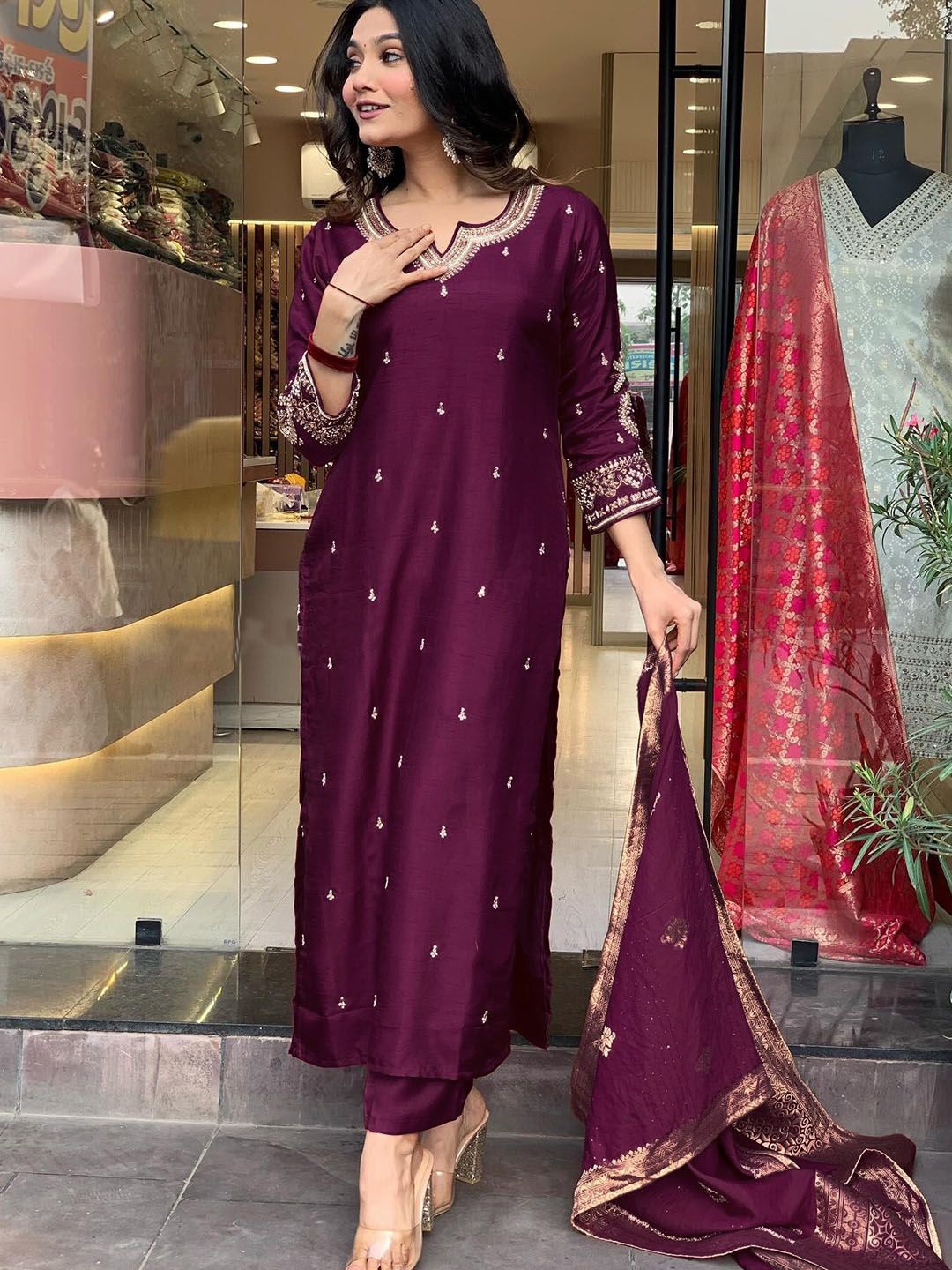 

Siya Fashion Floral Embroidered Notch Neck Sequinned Straight Kurta With Trouser & Dupatta, Burgundy