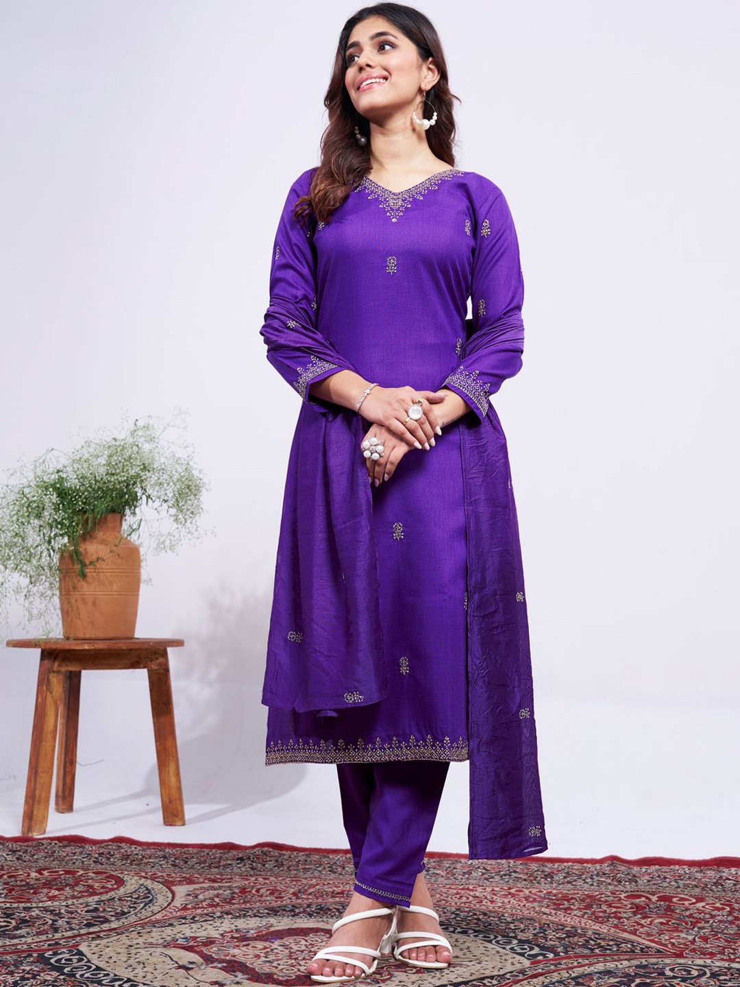 

ARADHNA Floral Embroidered V-Neck Straight Kurta With Trousers And Dupatta, Violet