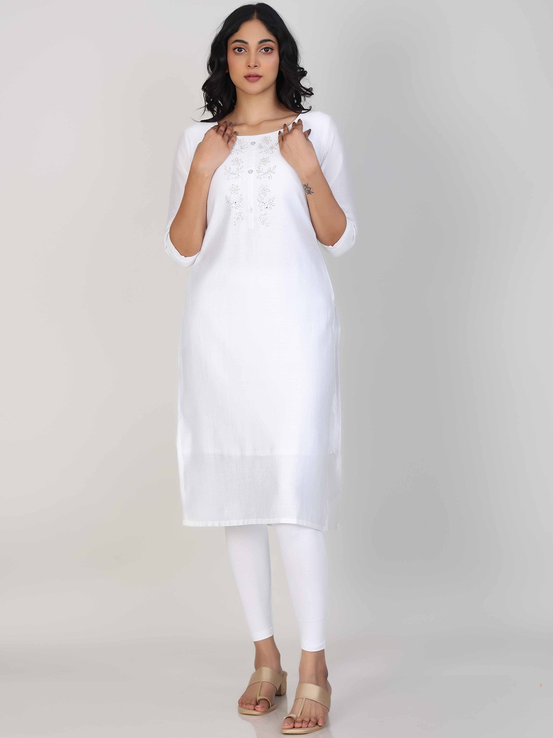 

Hassu's Women Ethnic Motifs Embroidered Thread Work Kurta, White
