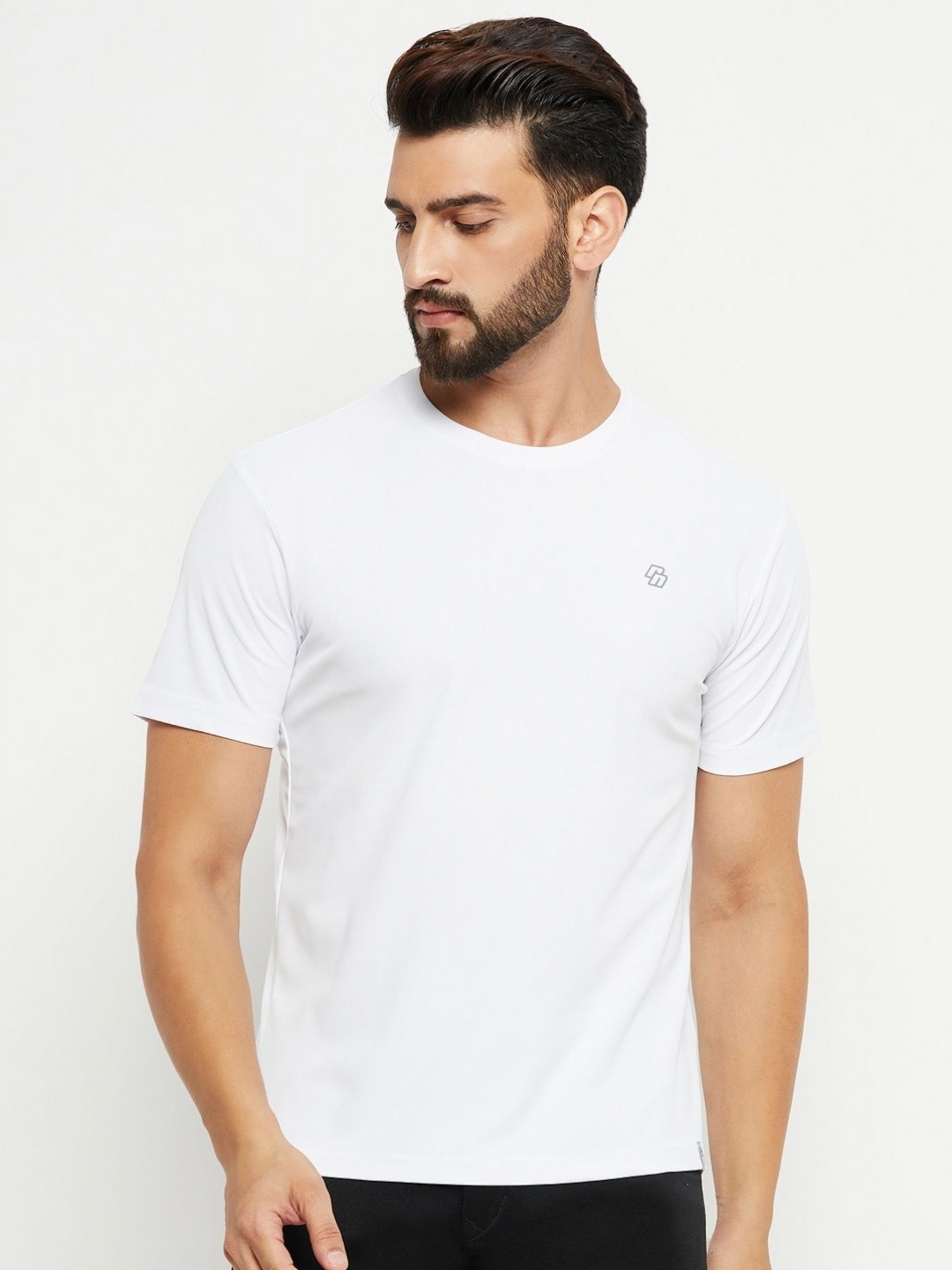 

RENUOVO Men Solid Round Neck Cotton T-shirt, White
