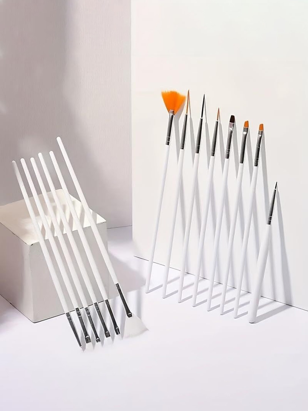 

Ekinsu Set Of 15 Nail Art Brush Set, White