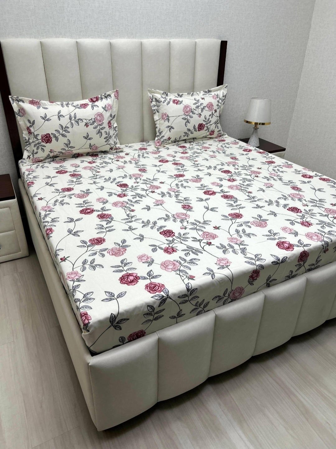 

Pure Decor White & Green Floral Printed 250 TC Queen Bedsheet Set 2.28 m x 2.54 m