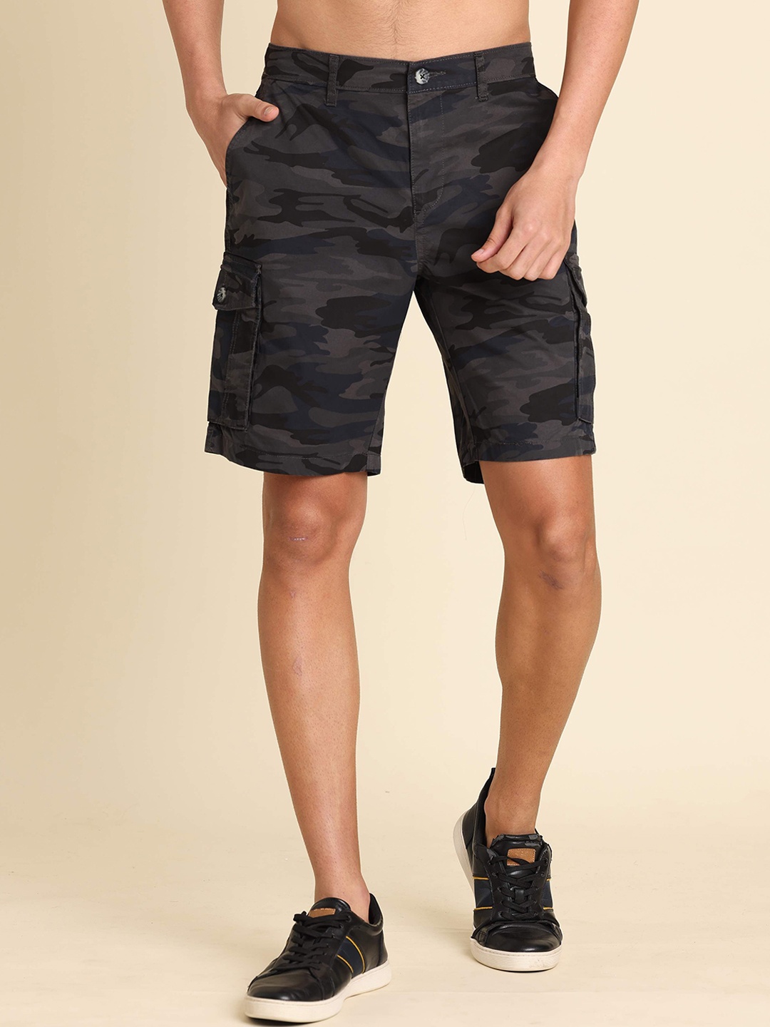 

RIGS AND RAGS Men Camouflage Printed Cargo Shorts, Grey