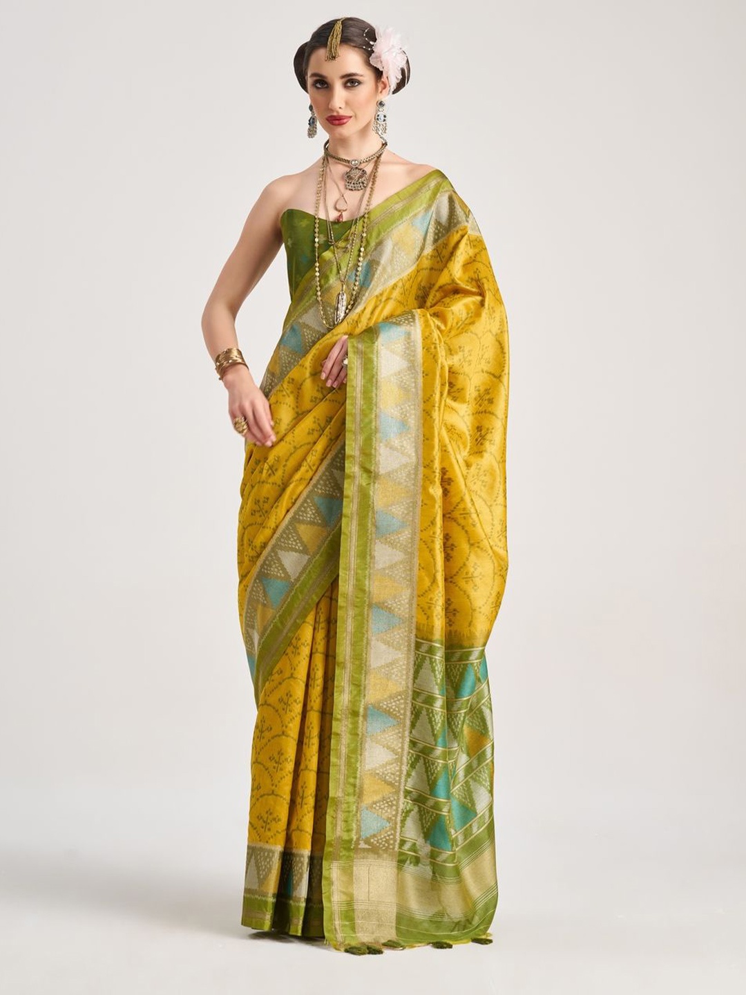 

Suha Printed Saree, Yellow