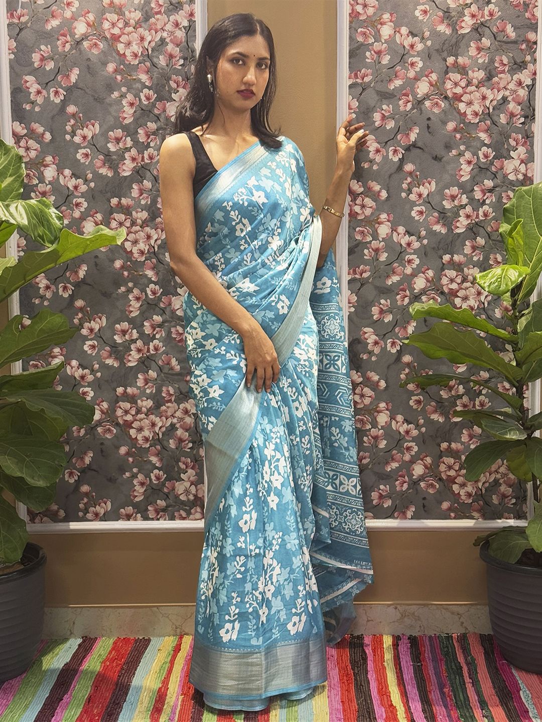 

HELLA FASHIONS Floral Zari Saree, Blue