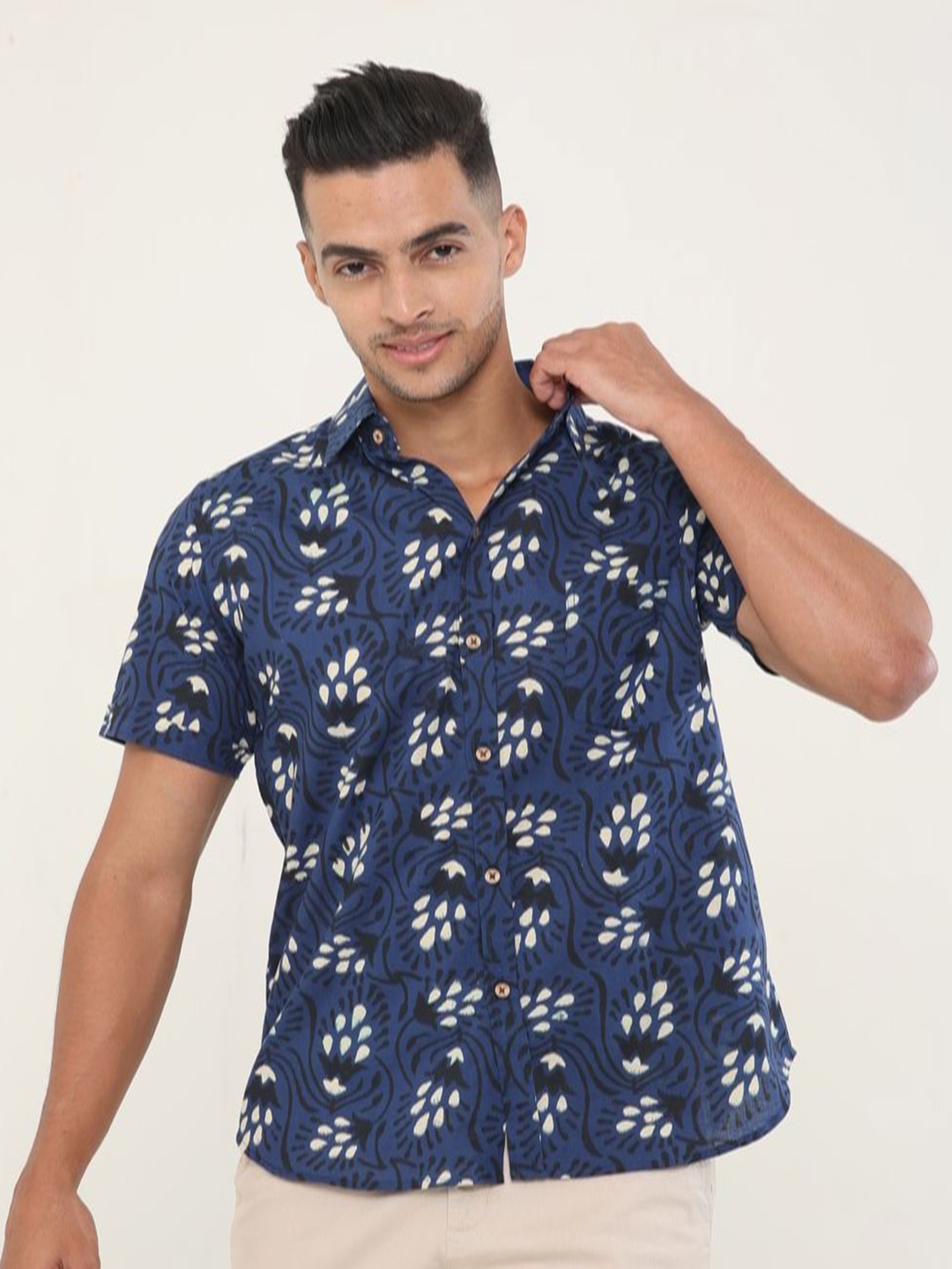 

Style Matters Men Standard Fit Spread Collar Floral Printed Cotton Casual Shirt, Blue