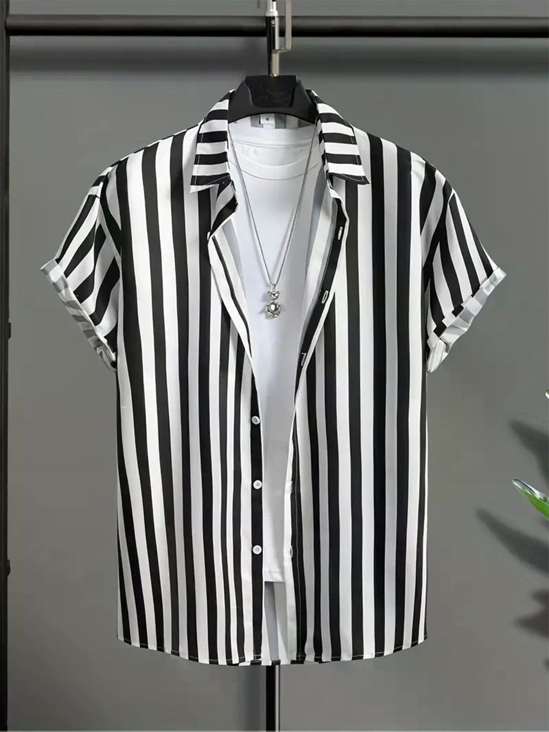 

iCome Men Spread Collar Vertical Striped Cotton Linen Casual Shirt, White