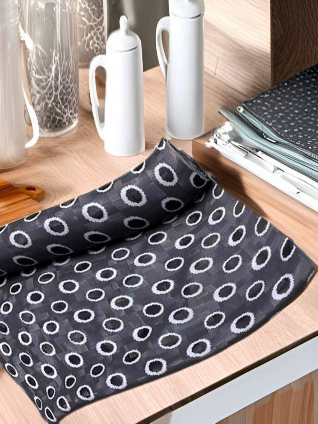 

REVEXO White & Black Printed Water-Resistant Shelf Liner