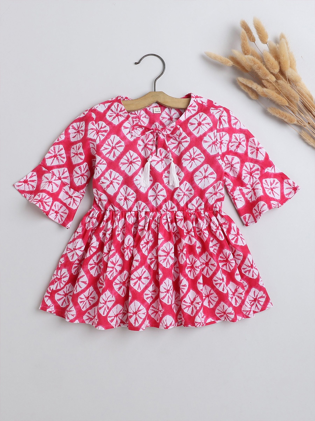 

The Magic Wand Girls Geometric Printed Tie-Up Neck Cotton Top, Pink