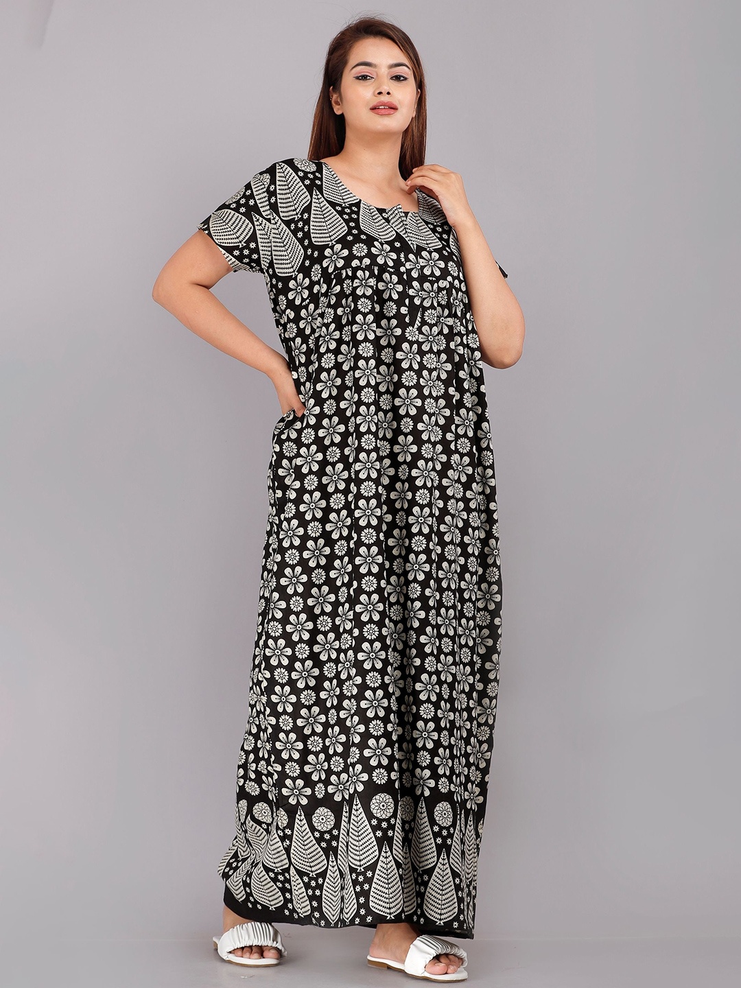 

PR PINK ROYAL Women Floral Printed Pure Cotton Maxi Nightdress, Black