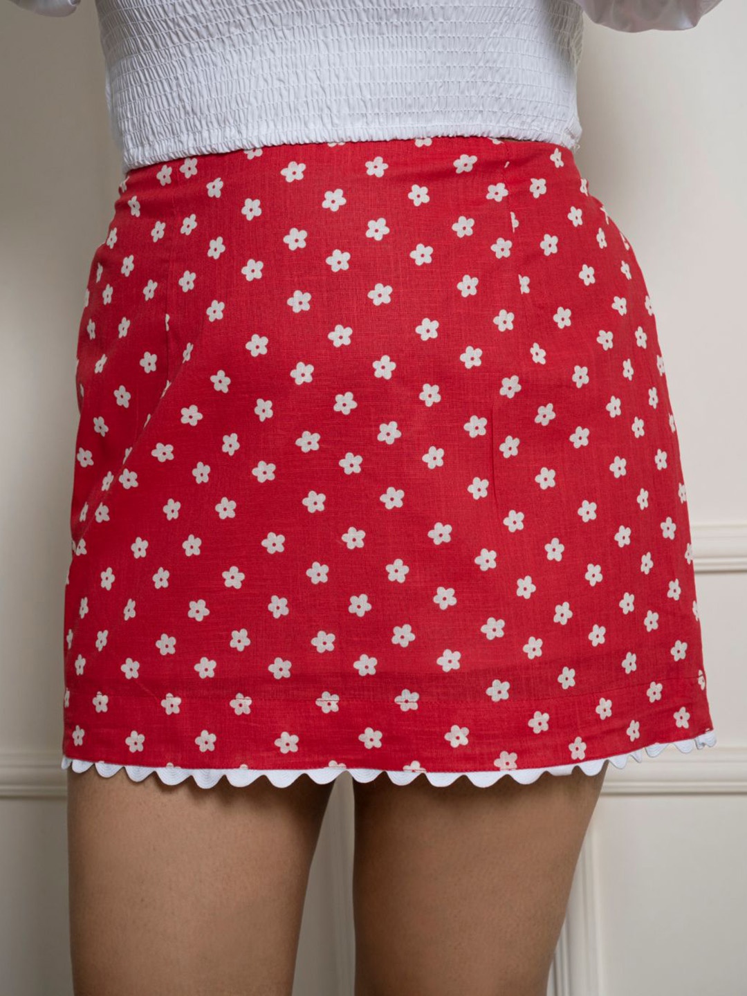 

Label Tanvee Printed Pure Cotton Straight Mini Skirt, Red