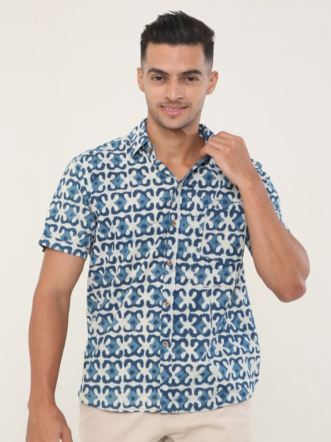 

Style Matters Men Standard Fit Spread Collar Abstract Printed Cotton Casual Shirt, Blue