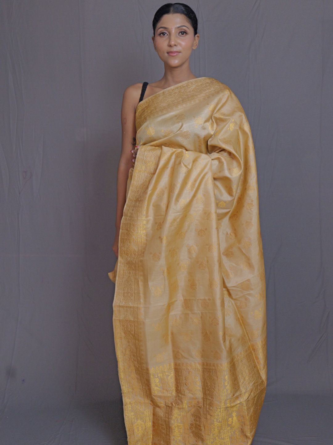 

Mayuri Silk Woven Design Pure Silk Tussar Saree, Gold