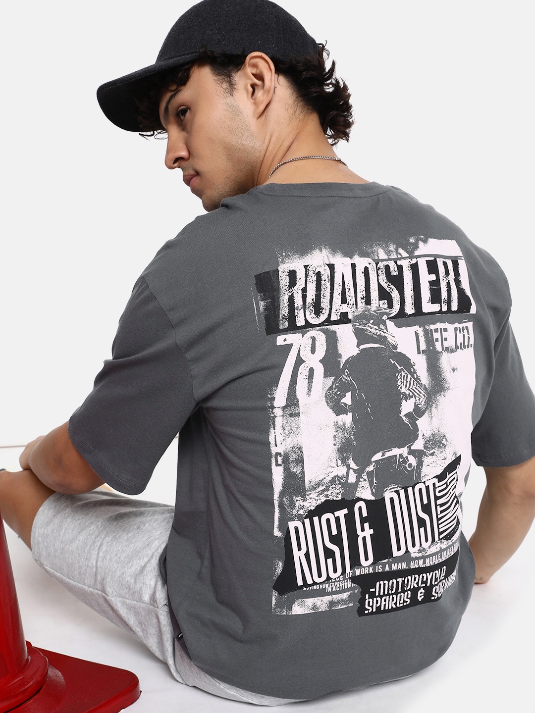 

The Roadster Life Co. Printed Drop-Shoulder Sleeves Pure Cotton T-shirt, Grey