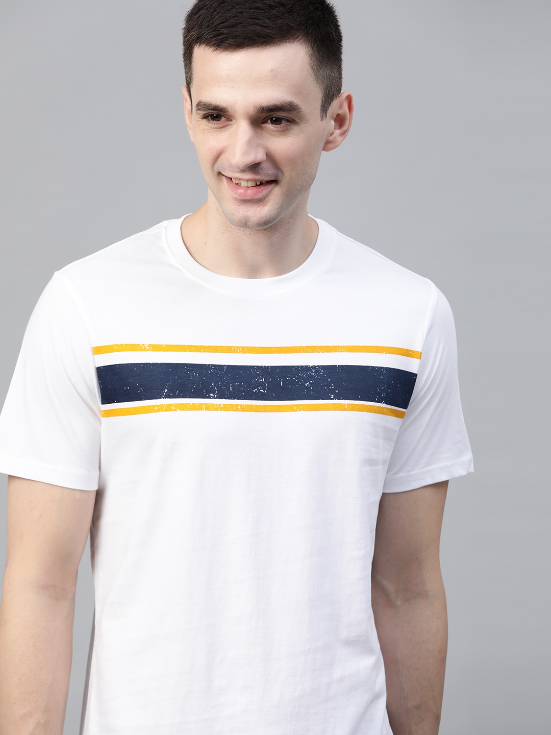 

Mast & Harbour Men White Striped Detail Round Neck T-shirt