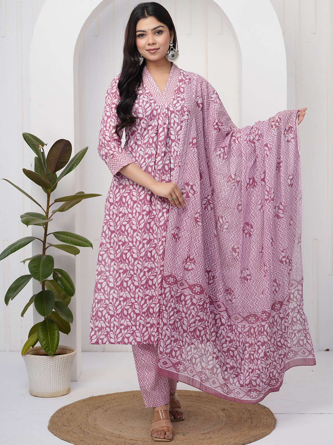

SIGNORIA Floral Printed V Neck Pleated Kurta With Trousers & Dupatta, Maroon