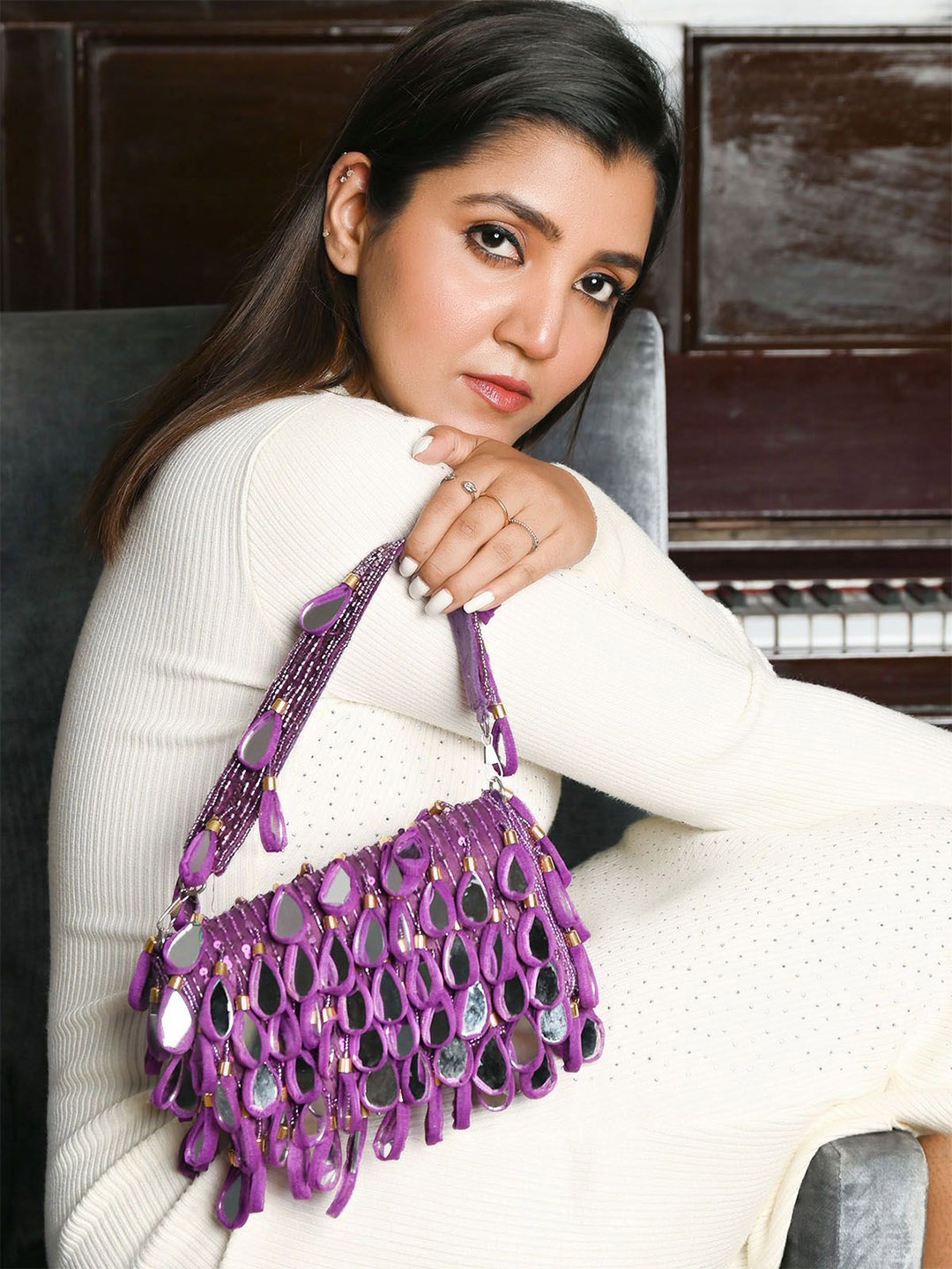 

ODETTE Women Embellished Lace Inserts Handheld Bag, Purple