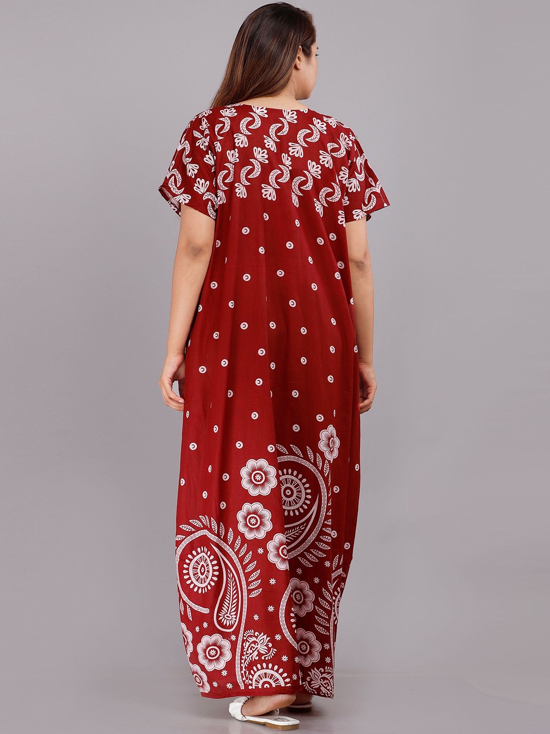 

PR PINK ROYAL Women Printed Pure Cotton Maxi Nightdress, Maroon