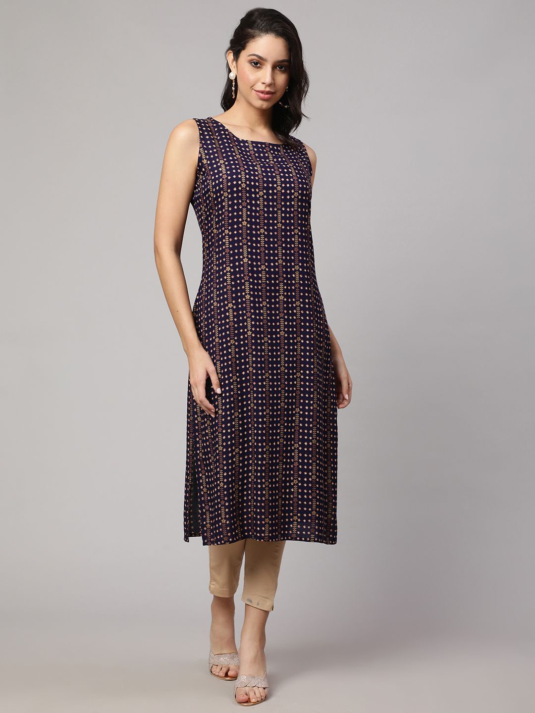 

Viharini Floral Printed Sleeveless Round Neck Straight Kurta, Blue
