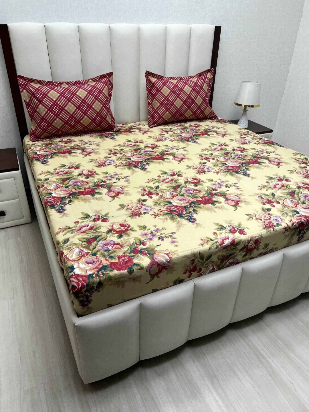 

Pure Decor Beige & Pink Floral King Bedsheet Set 2.74 m x 2.74 m