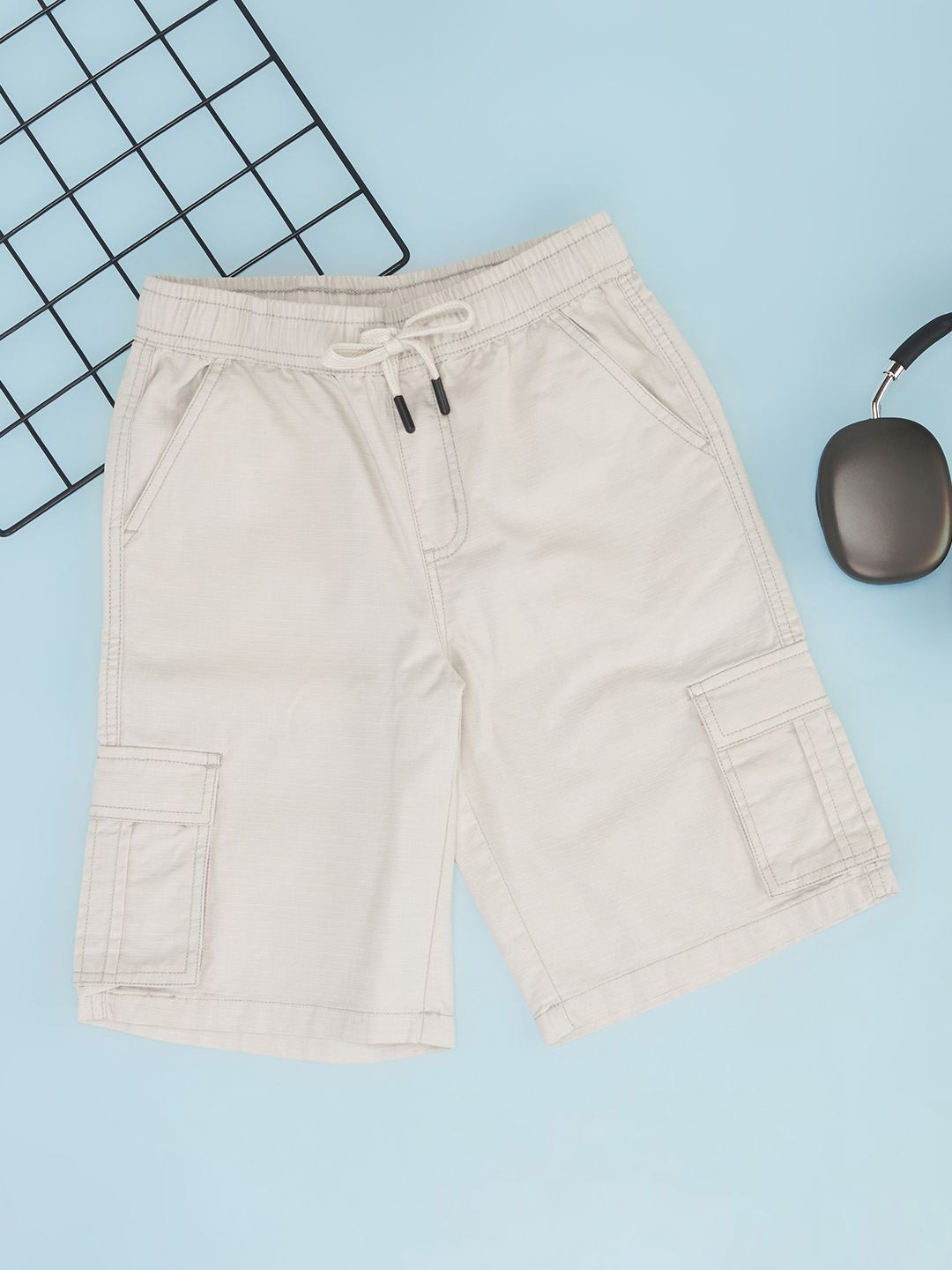 

Pantaloons Junior Boys Regular Fit Cargo Shorts, Grey