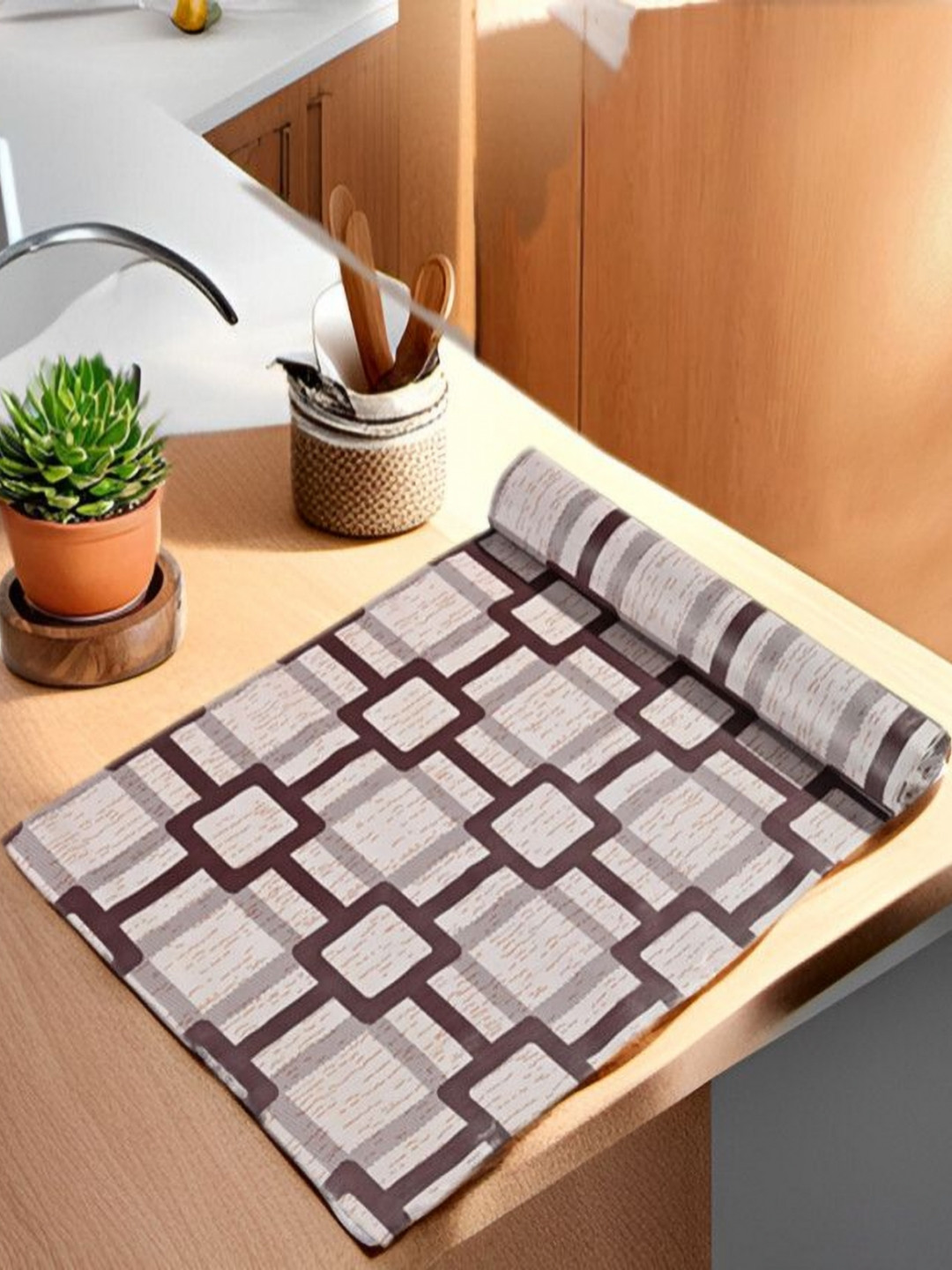 

REVEXO Beige & Brown Printed Water-Resistant Shelf Liner