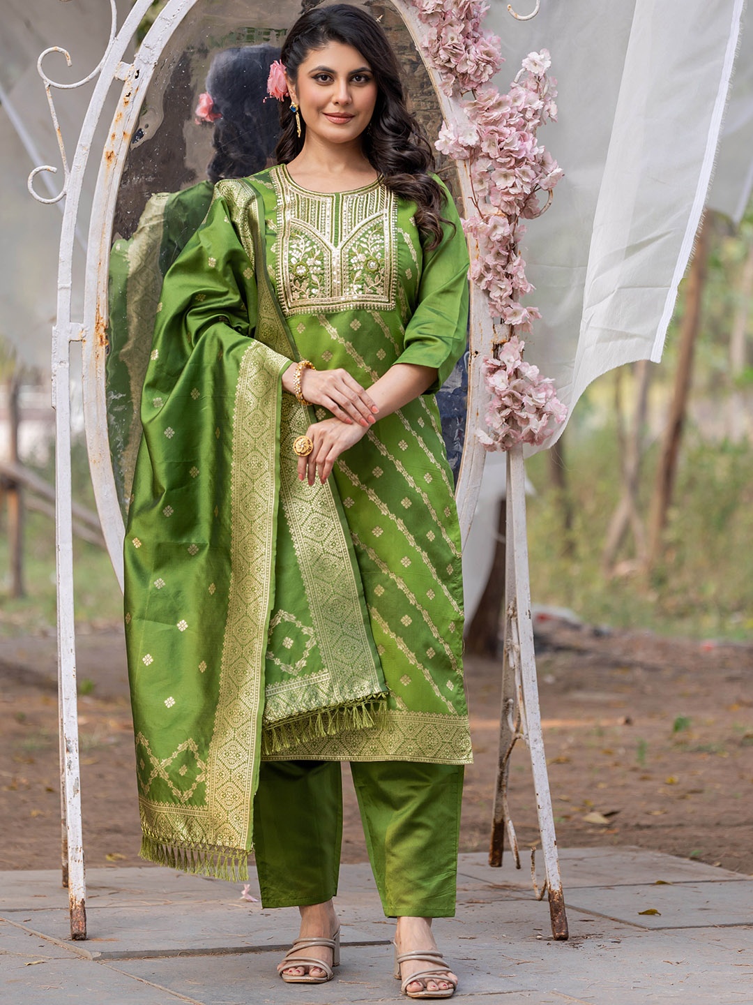 

Siya Fashion Sequinnce Embroidered Kurta With Trousers & Dupatta, Green