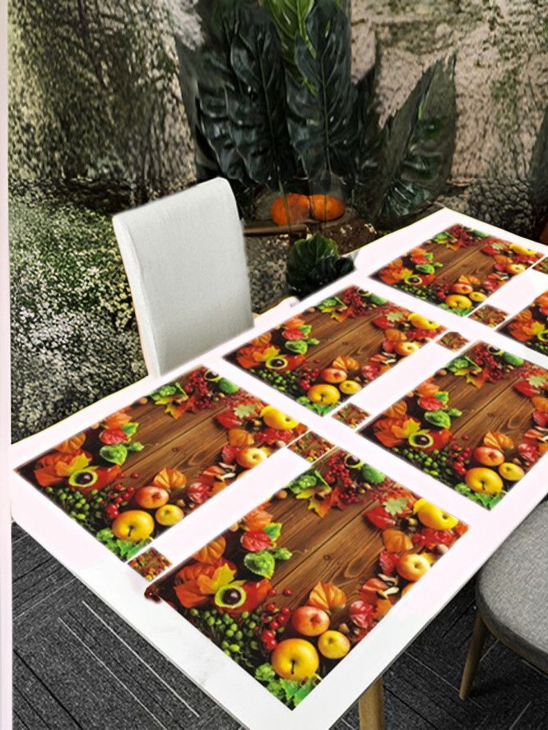 

REVEXO 6Pc Red & Green Printed Rectangle Costers & Table Placemats