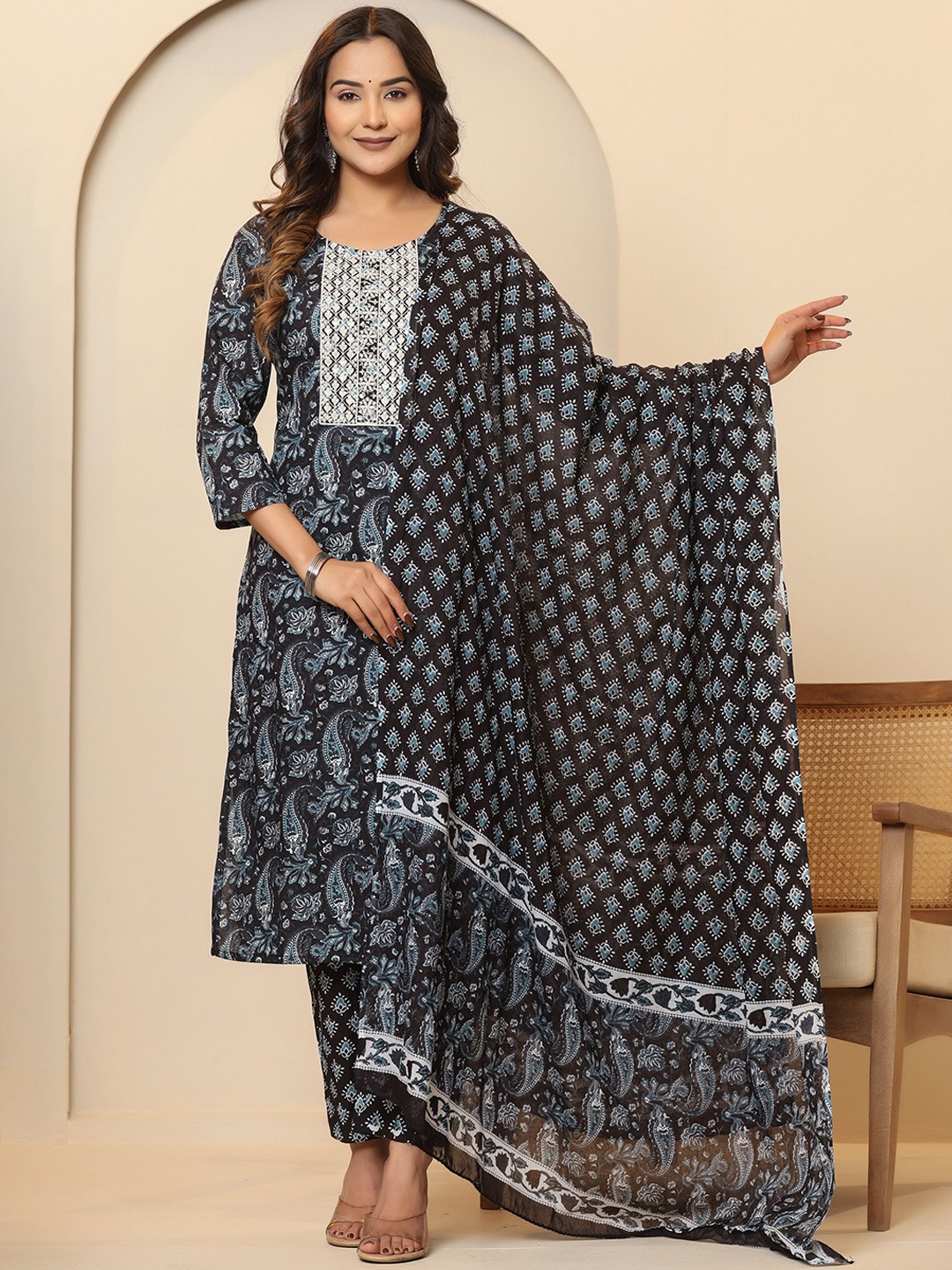 

PRIVIE Floral Printed Regular Pure Cotton Straight Kurta with Trousers & Dupatta, Black