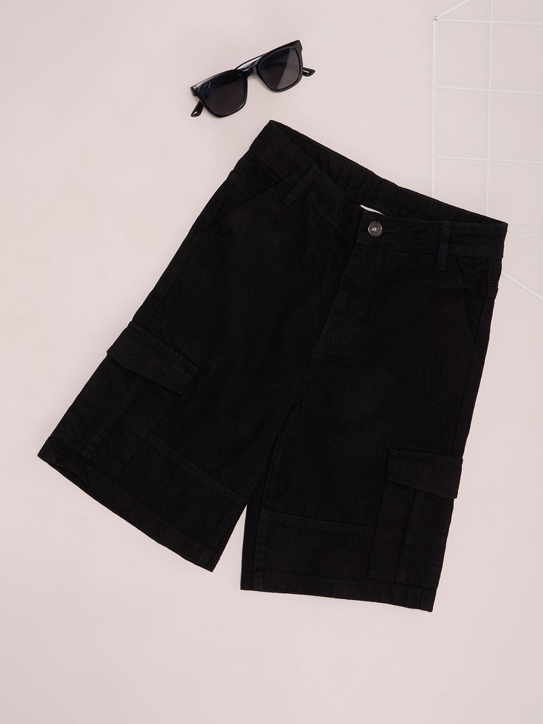 

Pantaloons Junior Boys solid Shorts, Black