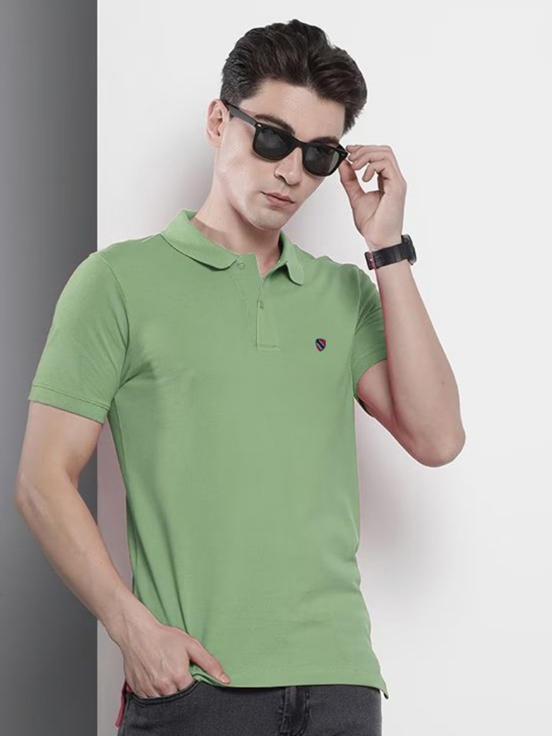 

MERRIMENT Men Solid Polo Collar Cotton T-shirt, Sea green