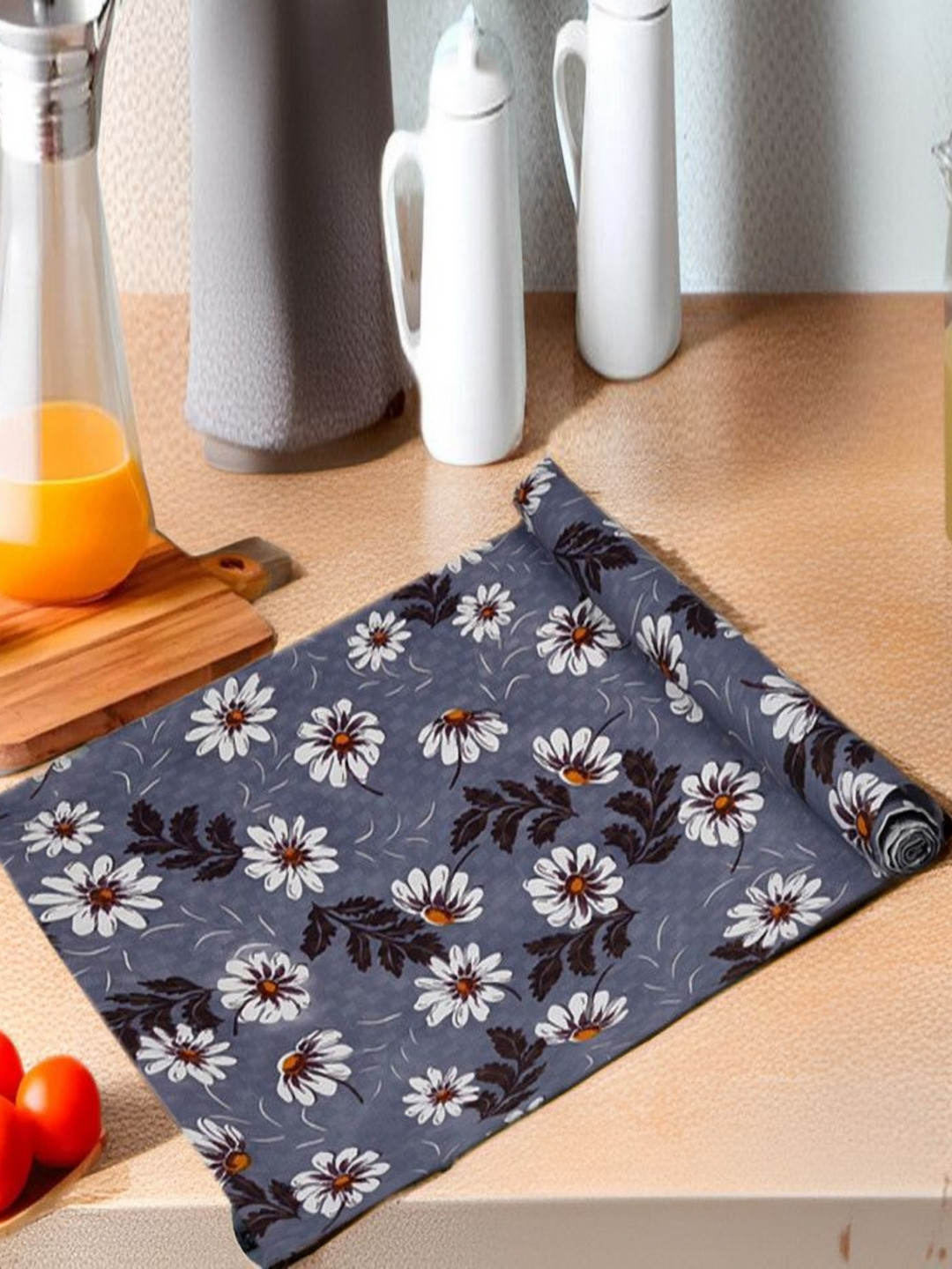 

REVEXO Grey & White Printed Water-Resistant Shelf Liner