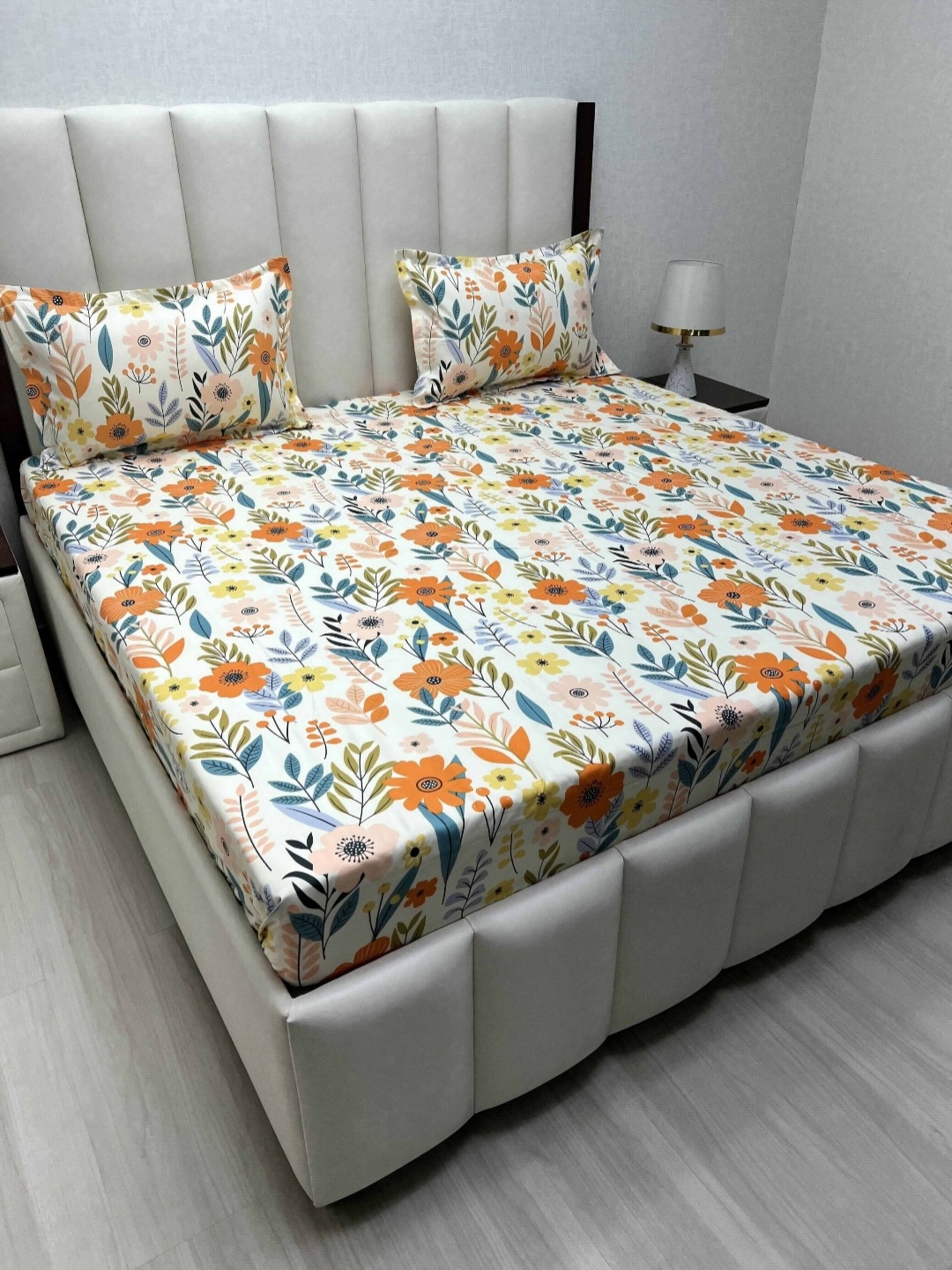 

Pure Decor Leisure Fur White Printed Microfiber 250 TC Queen Bedsheet Set 2.74 x 2.74 m, Orange