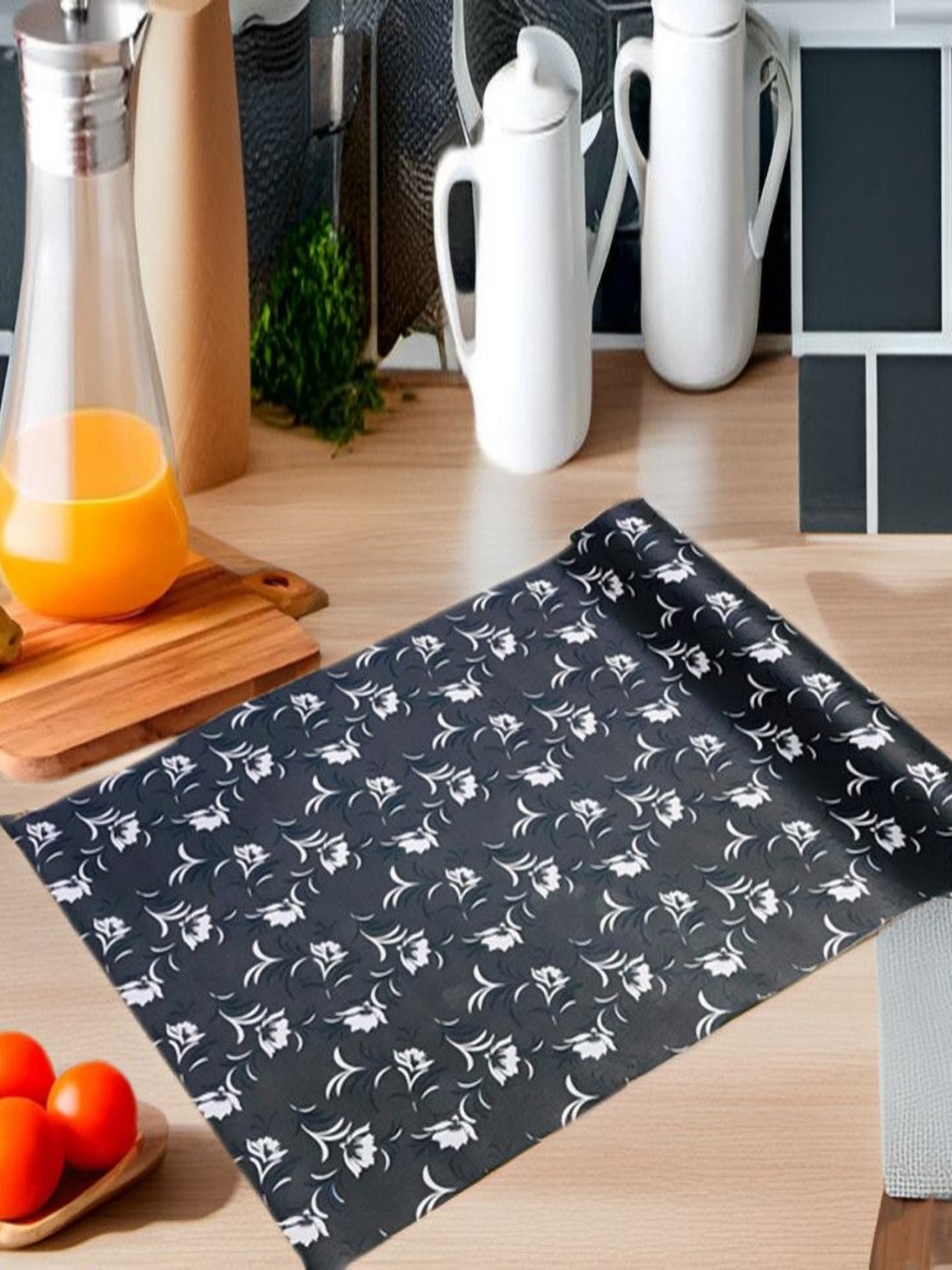 

REVEXO Black & White Printed Water-Resistant Shelf Liner