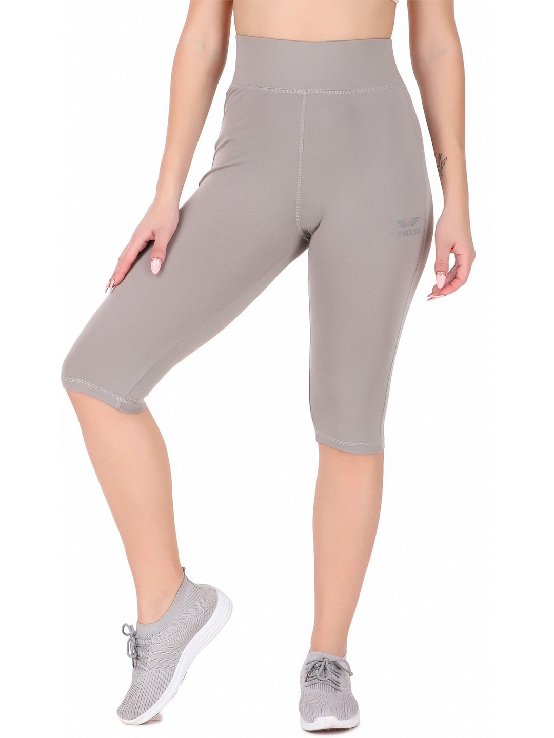 

STYLESO Women Solid Skinny Fit High-Rise Capris, Grey