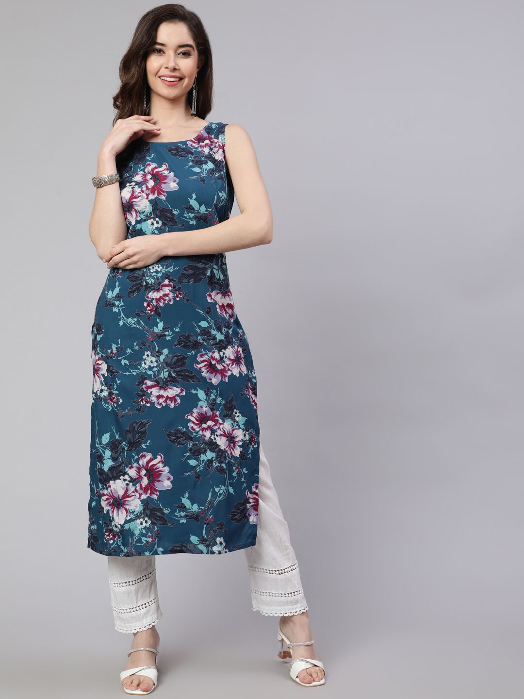 

Viharini Floral Printed Sleeveless Straight Kurta, Blue