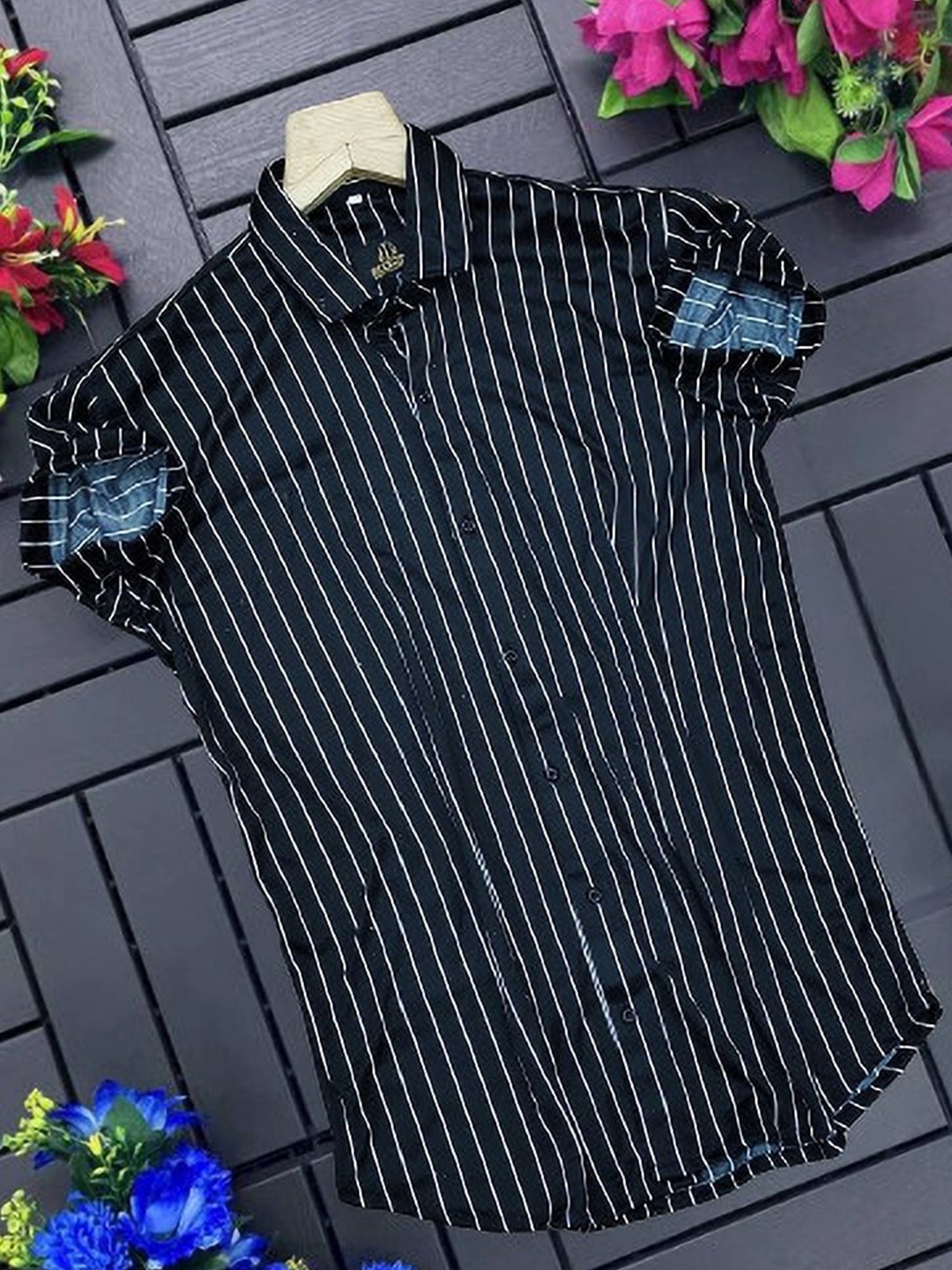 

iCome Men Spread Collar Vertical Striped Casual Shirt, Black
