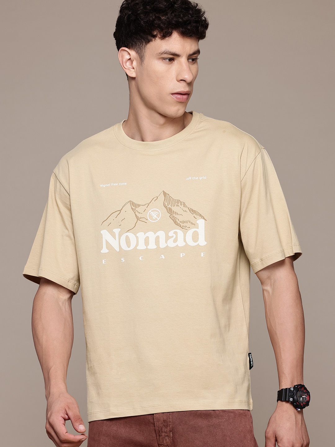 

The Roadster Lifestyle Co. Men Printed Relaxed Fit Pure Cotton T-shirt, Beige
