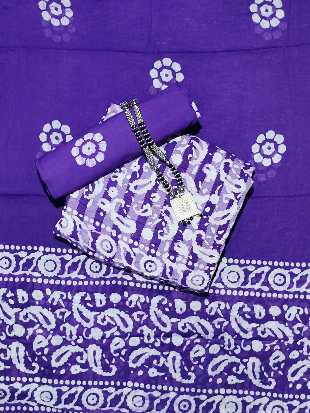 

Farooq Dyeing Batik Printed Pure Cotton Unstitched Dress Material, Purple