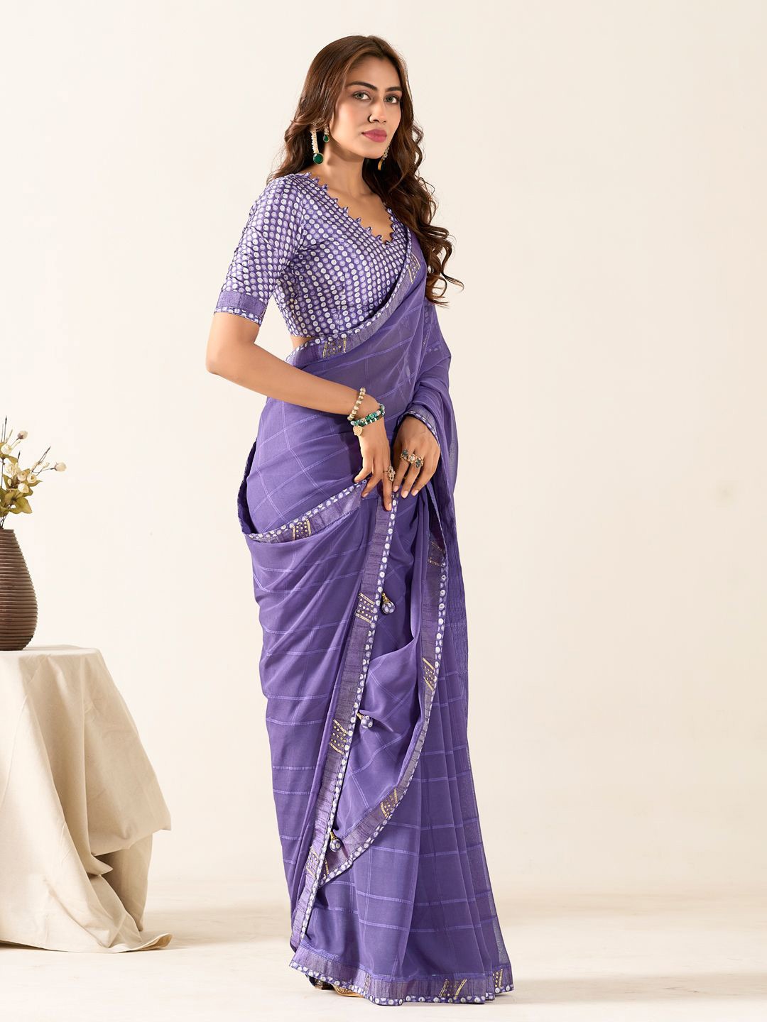 

DIVASTRI Checked Poly Georgette Designer Saree, Lavender