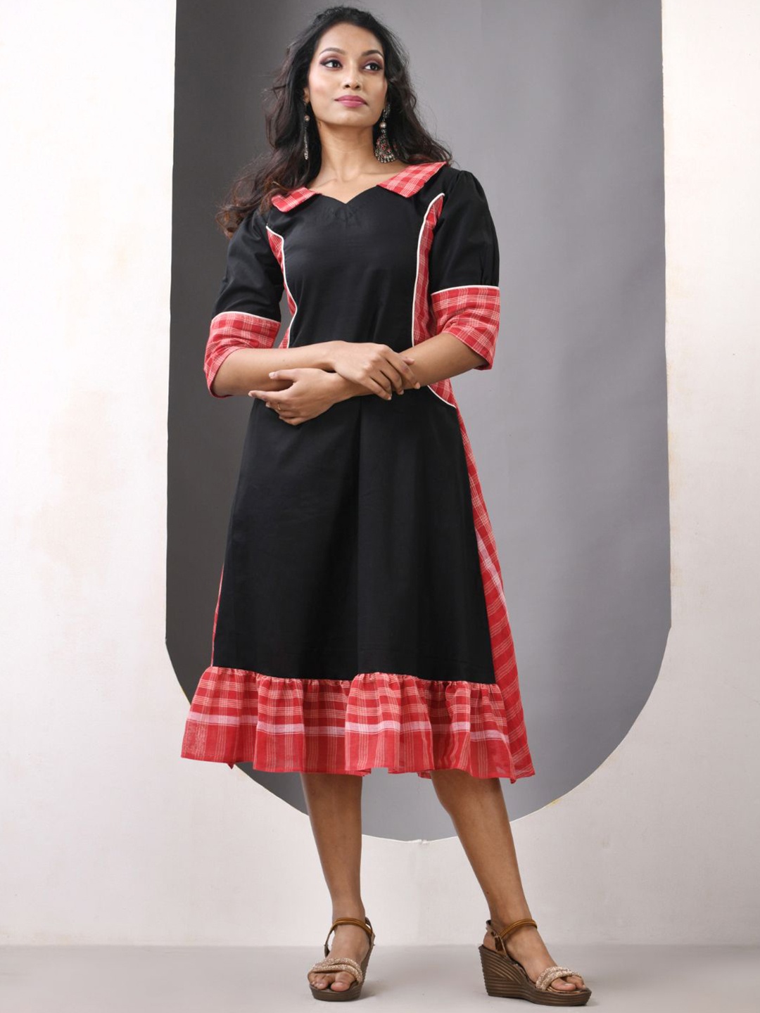 

Charukriti Checked Cotton A-line Ethnic Dress, Black