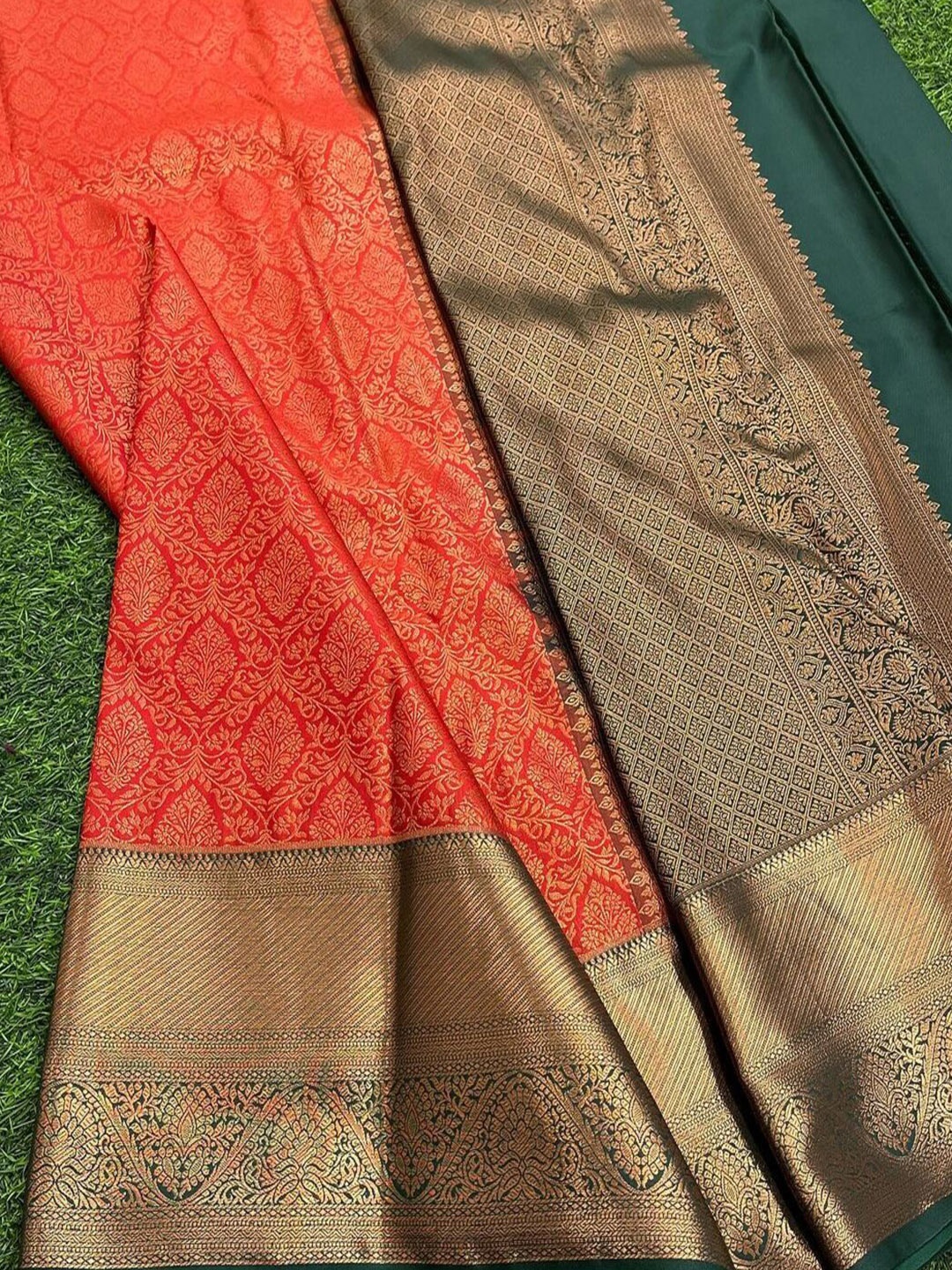 

DIVASTRI Woven Design Zari Silk Blend Banarasi Saree, Orange